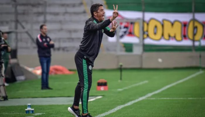 Ex-Vitória, Carpini deixa o Juventude com o rebaixamento na bagagem