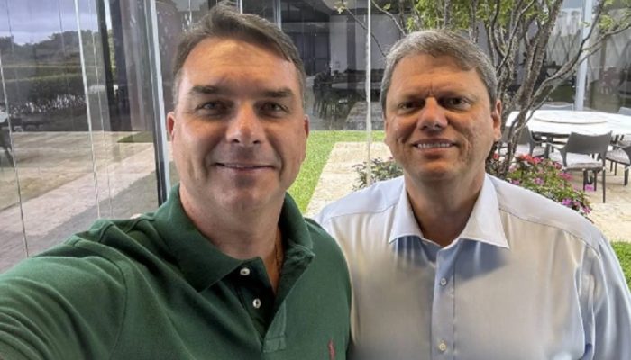 Tarcísio já foi avisado da escolha de Bolsonaro por Flávio