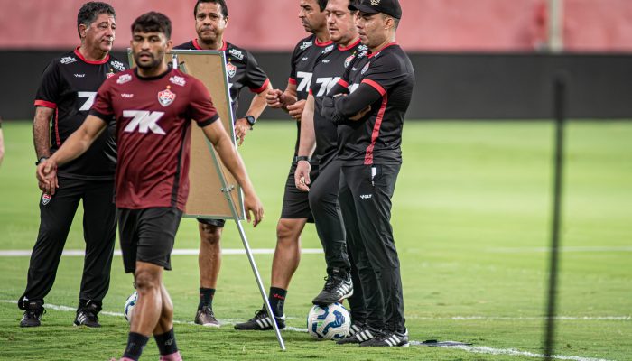 Vitória toma decisão importante antes de duelo decisivo; saiba qual