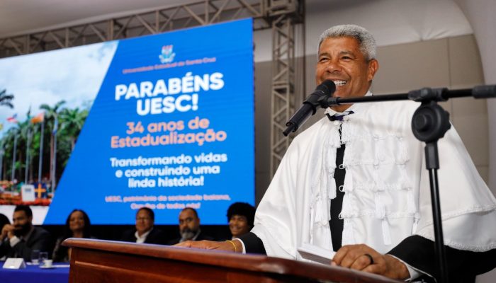 Jerônimo recebe título inédito para um governador em exercício