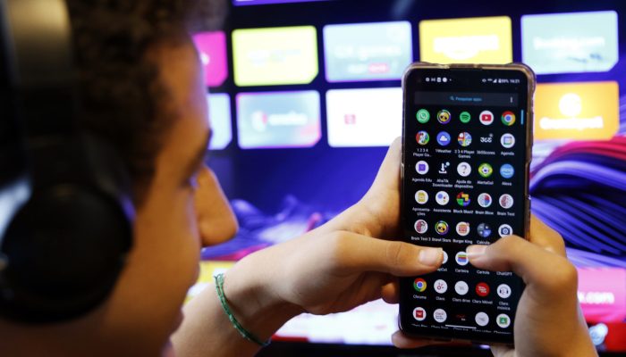 País proíbe uso de redes sociais por menores de 16