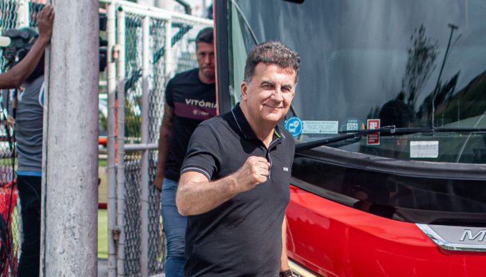 Fábio Mota expõe desgaste no Vitória após permanência