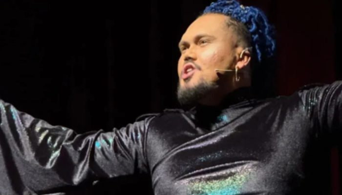 Ator tem mal súbito e morre durante espetáculo no teatro