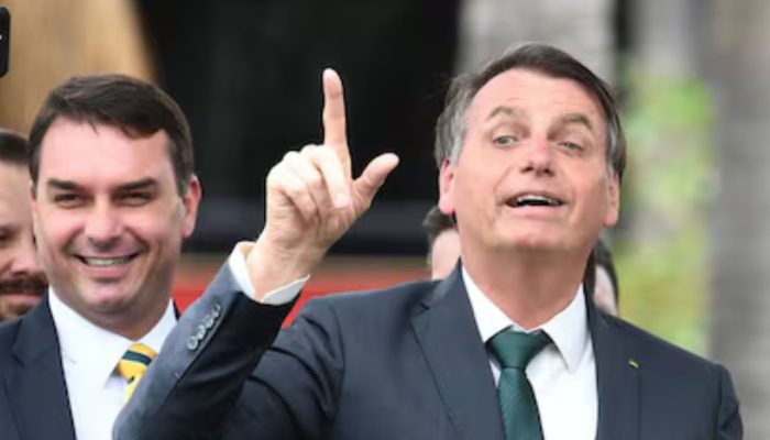 Candidato, Flávio revela plano para libertar Bolsonaro da cadeia