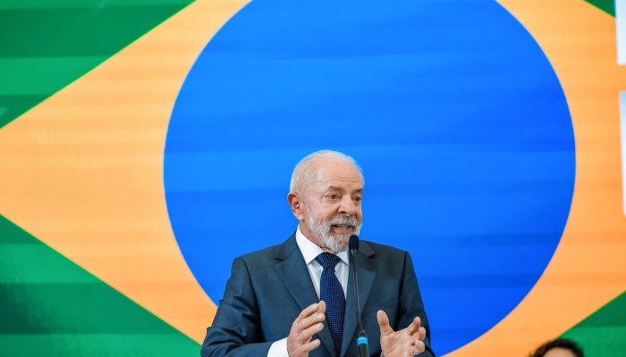 Lula cita Bolsonaro ao criticar tonozeleira em agressores de mulheres