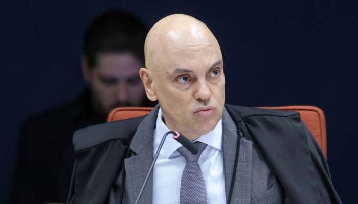 Volta Fux? Pedido "absurdo" de advogado choca Moraes em julgamento
