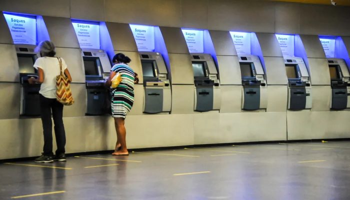 Banco do Brasil fecha 1.557 agências físicas em dez anos