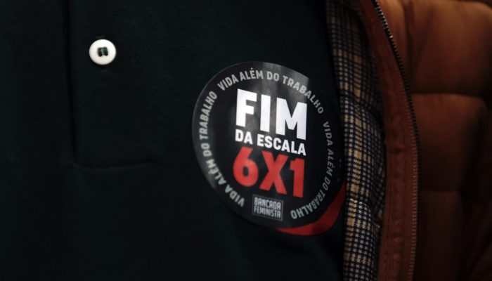 Fim da escala 6x1 é aprovada em comissão do Senado