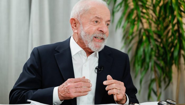 Lula indica veto a projeto que beneficia Bolsonaro: "Tem que