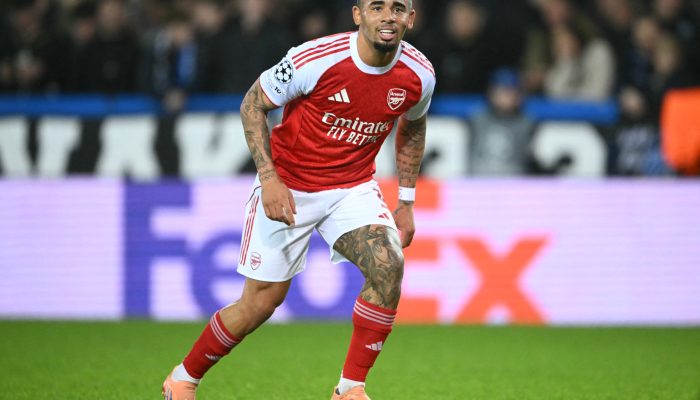 Gabriel Jesus volta a campo pelo Arsenal após 11 meses