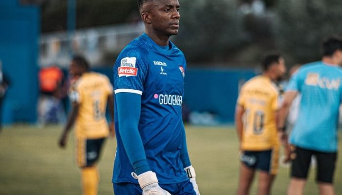 Alvo do Bahia, goleiro prioriza permanecer no futebol europeu