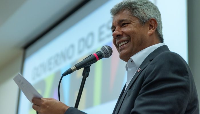 Jerônimo sobre fim de sanção a Moraes: "Força da diplomacia"