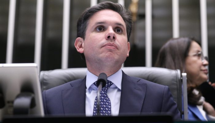 Motta convoca reunião urgente após STF manter cassação de Zambelli