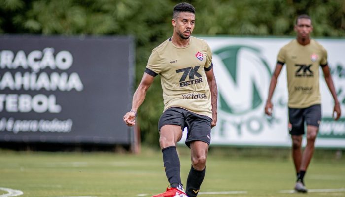 Ex-Vitória é anunciado pelo Coritiba para 2026