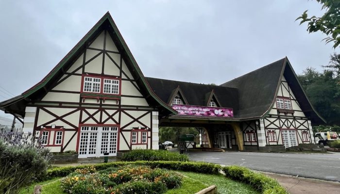 a cidade que vive acima das nuvens no Brasil