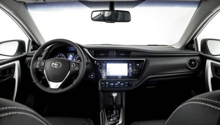 Por que sedã da Toyota fracassou no Brasil e hoje