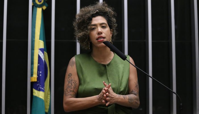 Motta recua e mantém escolta de segurança para deputada do
