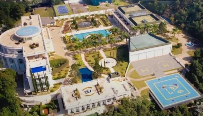 a casa luxuosa de apresentadora famosa