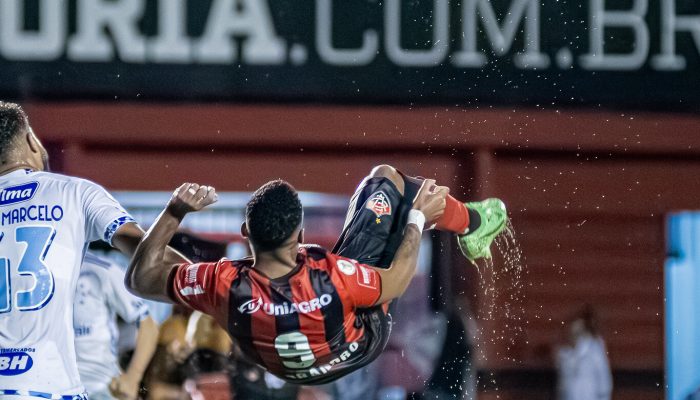 Alerrandro, ex-Vitória, não vence o Puskás 2025 com gol de