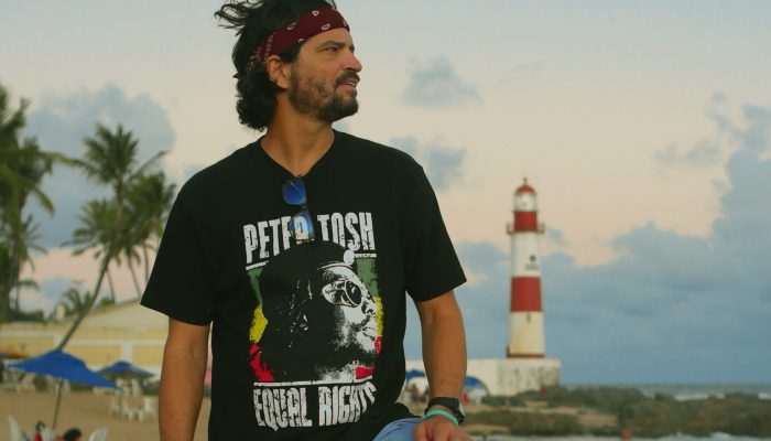 Rafael Pondé leva o reggae à MPB em show no