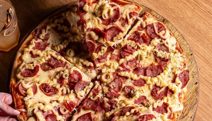 Tradicional rede de pizzarias fecha 90 lojas e declara falência