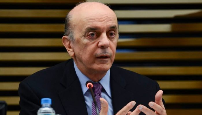 Ex-governador é internado para tratar infecção