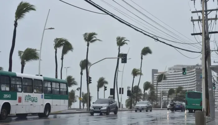 A-Bahia-inicia-a-semana-sob-alerta-de-chuvas-intensas.webp.webp