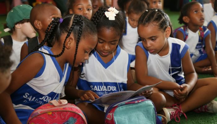 A TARDE Educação anima Fenagro com oficinas educativas