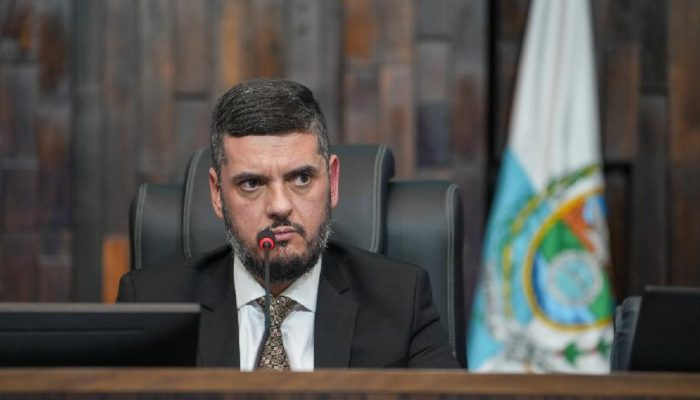 Agentes da PF conseguem acessar celular do presidente da Alerj