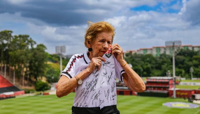 Amor-inabalavel-Quem-e-dona-Iracema-a-torcedora-do-Vitoria.jpg