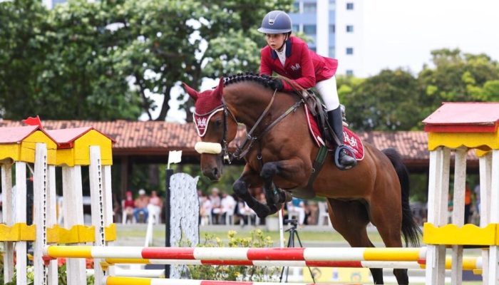Aos 10 anos, baiana vira bicampeã e faz história no
