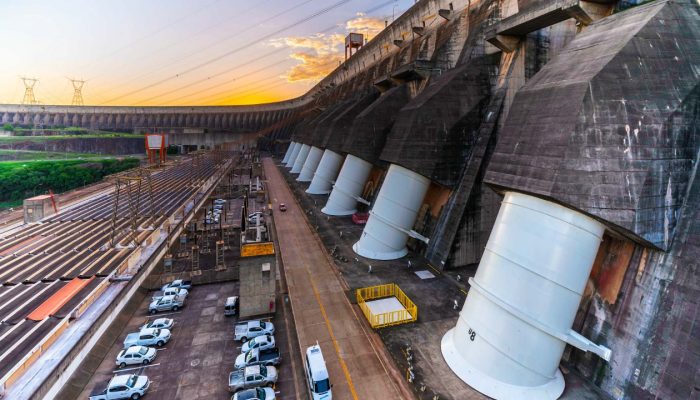 Brasil volta a discutir Tratado de Itaipu após caso de