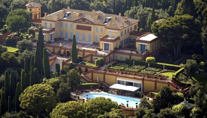 Brasileiros são donos de mansão de R$ 4 bilhões, a