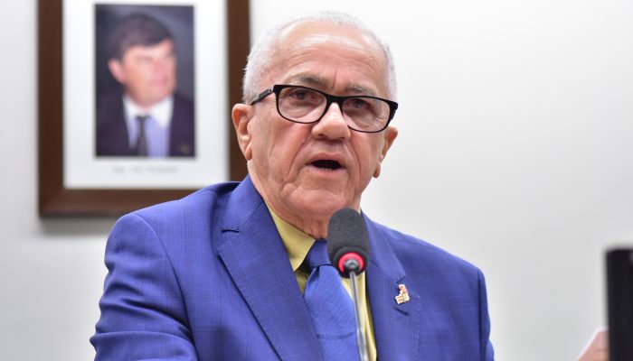 CCJ aprova e futuro de Josias Gomes depende do plenário