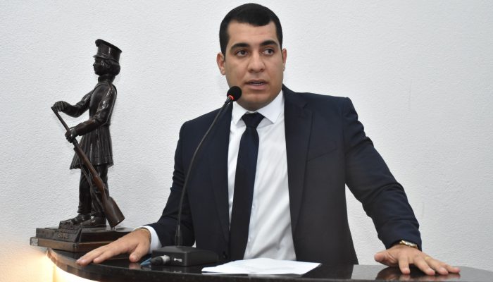 Câmara de Feira empossa novo vereador: