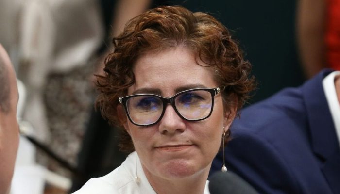 Câmara pode decidir futuro de Carla Zambelli nesta terça