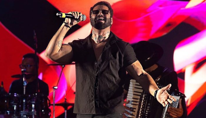 Cantor morre após sofrer acidente de moto na Bahia