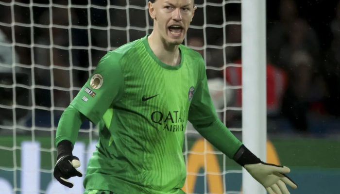 Conheca-Safonov-polemico-goleiro-do-PSG-que-virou-carrasco-do.jpeg