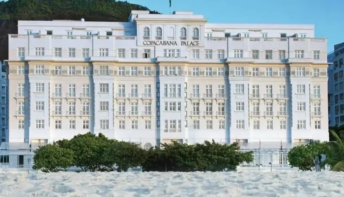 Copacabana Palace adota escala 5x2