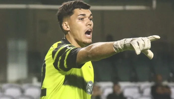 Coritiba-recusa-R-47-milhoes-por-goleiro-no-radar-de.webp.webp