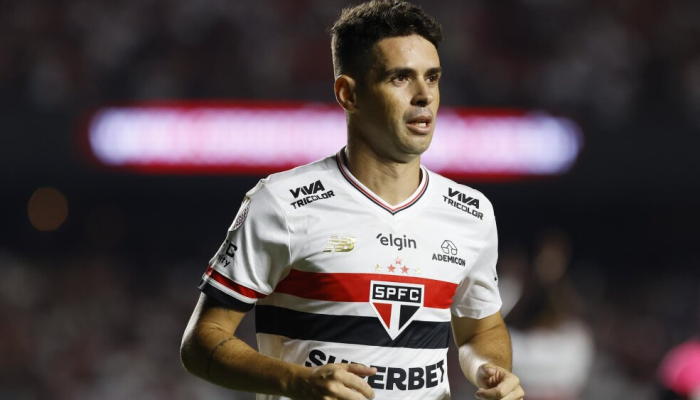 Craque de time do Brasileirão anuncia aposentadoria após grave problema