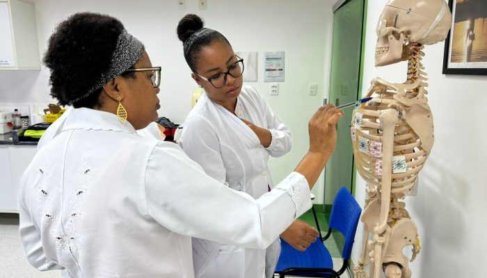 Curso técnico em Enfermagem oferece bolsas gratuitas em Salvador