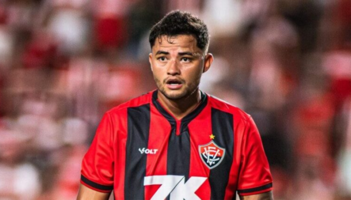 Dispensado pelo Vitória, meia deixa futebol japonês e fica sem