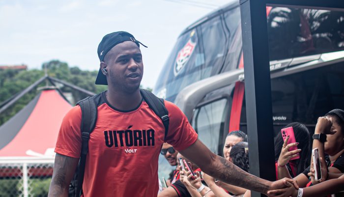 Dudu se declara à torcida e agradece Fábio Mota: "Amo