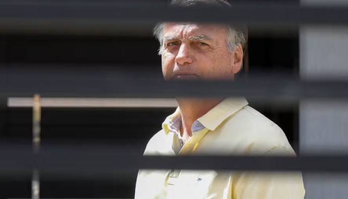 É grave? Saiba qual é a cirurgia que Bolsonaro precisará
