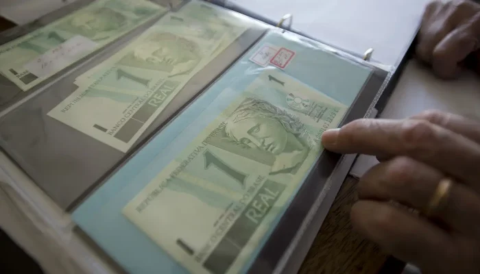 Este 1 real esquecido na sua gaveta pode valer R$