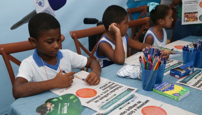 Estudantes de Salvador exploram natureza e aprendizado na Fenagro 2025