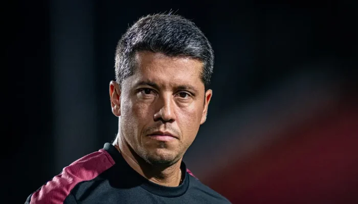 Ex-Vitória, Thiago Carpini é anunciado por clube nordestino da Série