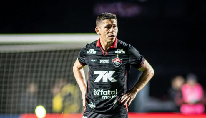 Experiente, Osvaldo define futuro com o Vitória: "Bem encaminhado"