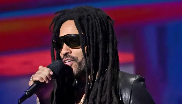 Fa-arranca-dreadlocks-de-Lenny-Kravitz-durante-show-Uma-loucura.webp.webp